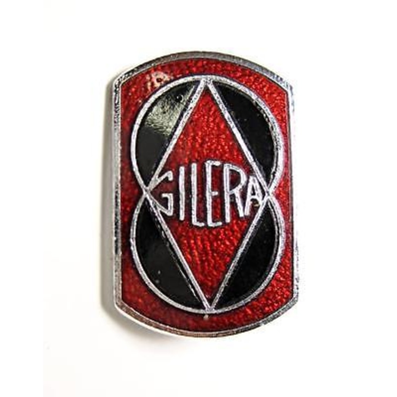 Gilera lapel pin scooter motorcycle Italian hat badge red and black