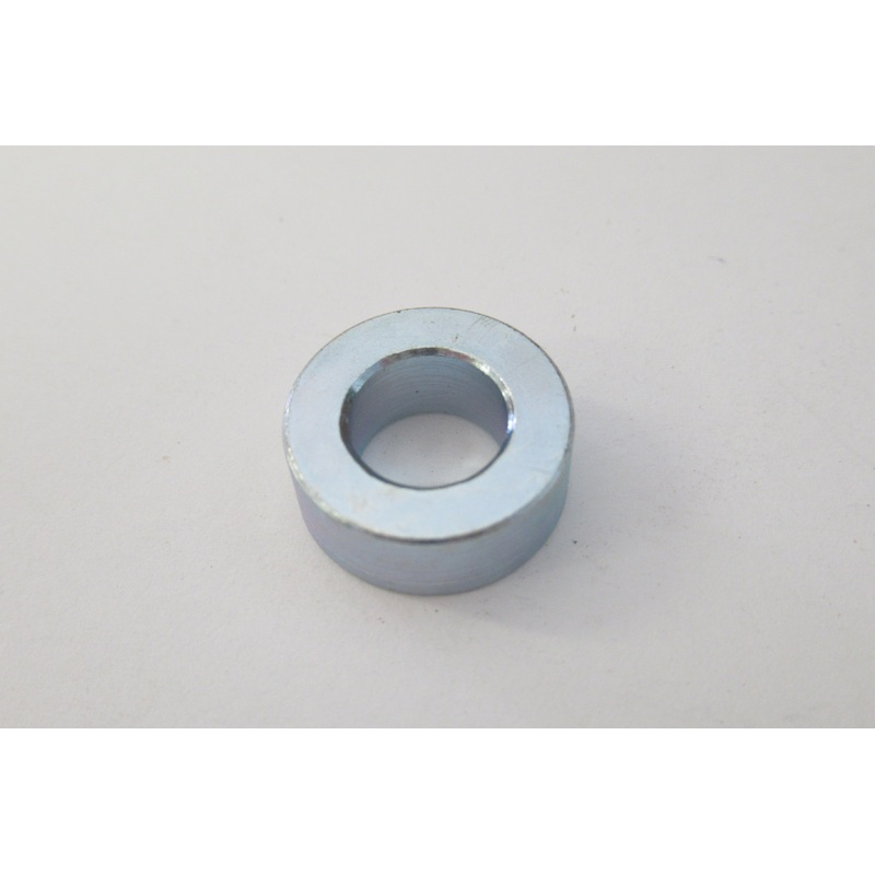 06-4016 Norton Commando 1/4 spacer