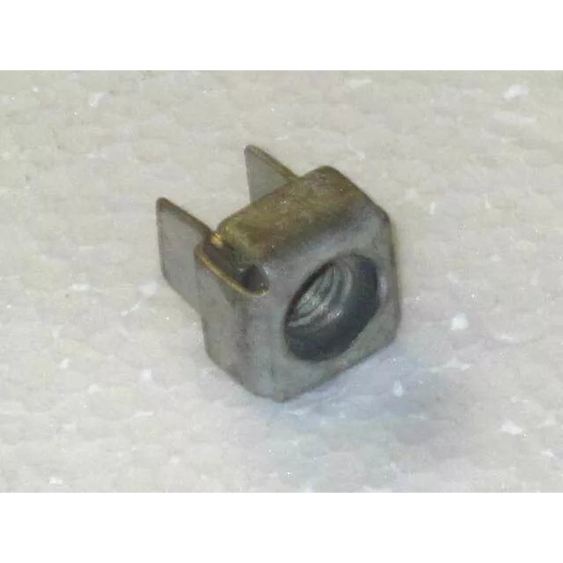 83-0222 Nut captured panel screw Triumph UK made 1/4