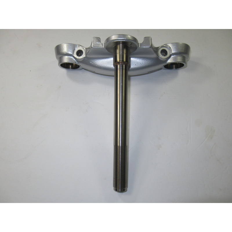 Norton bottom triple tree 06-1133 s type complete with stem Commando