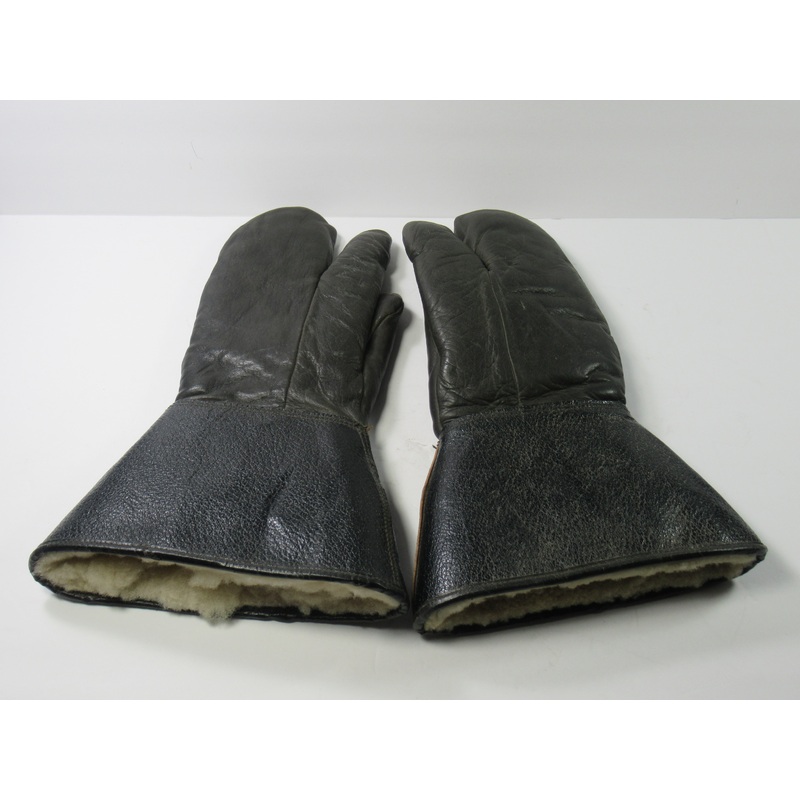Black leather cold weather gauntlet gloves Vintage motorcycle retro Medium to large 1950s