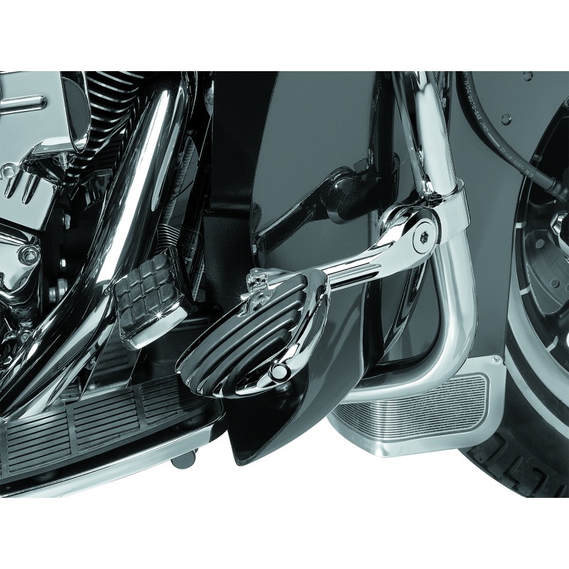 Kuryakyn Tour-Tech Cruise 6in Mount Arm  With ISO Wing Pegs 1-1/4in Clamp Chrome